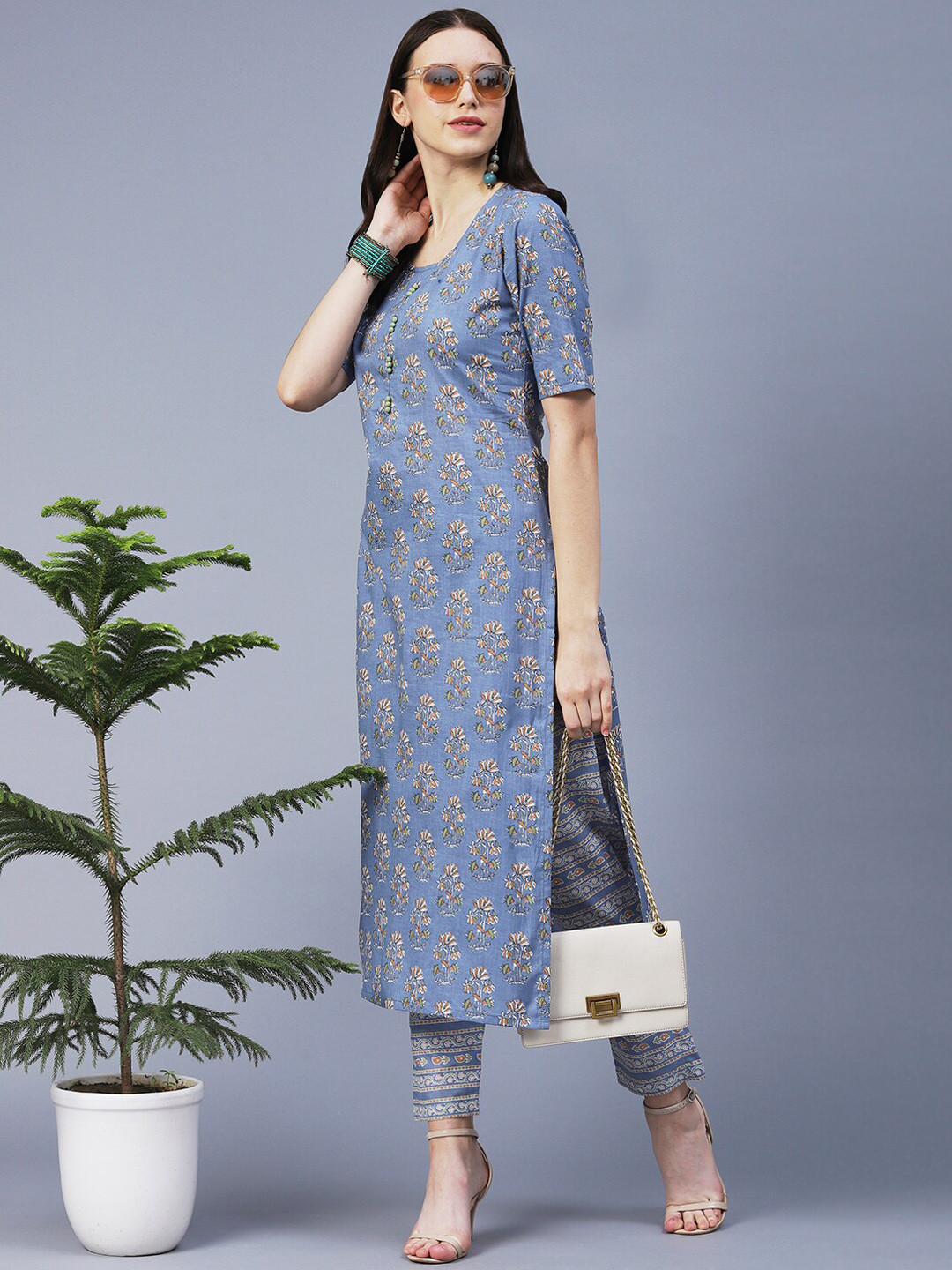 

KALINI Women Floral Printed Kurta with Trousers, Blue