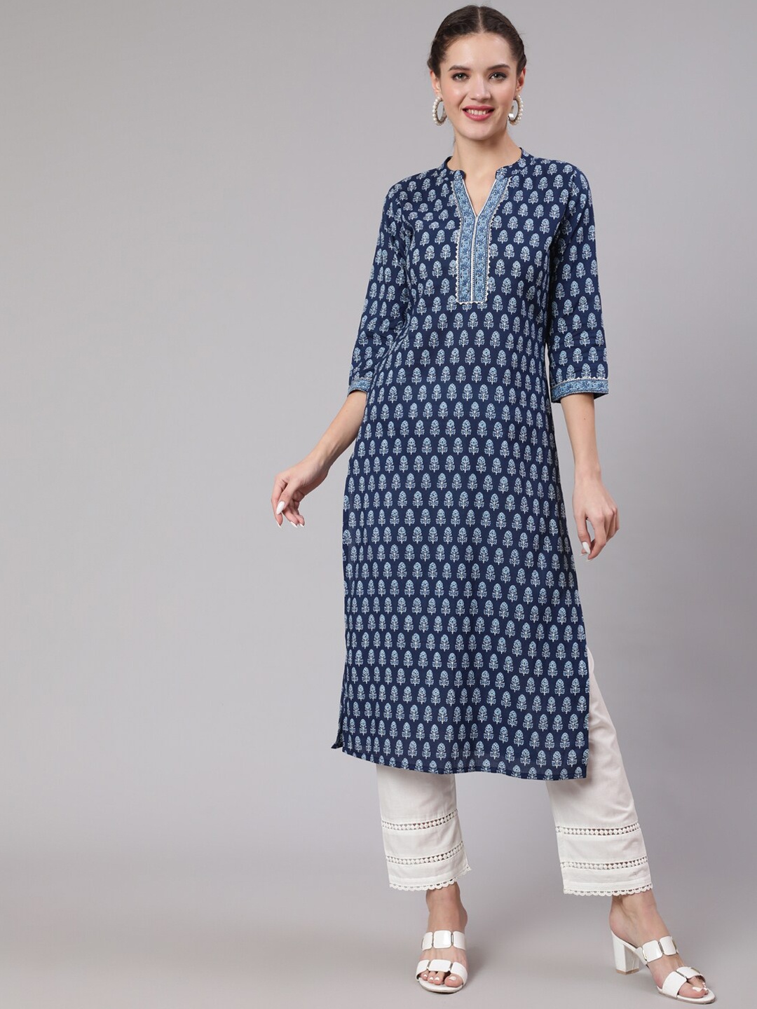 

Nayo Mandarin Collar Floral Printed Gotta Patti Cotton Kurta, Blue