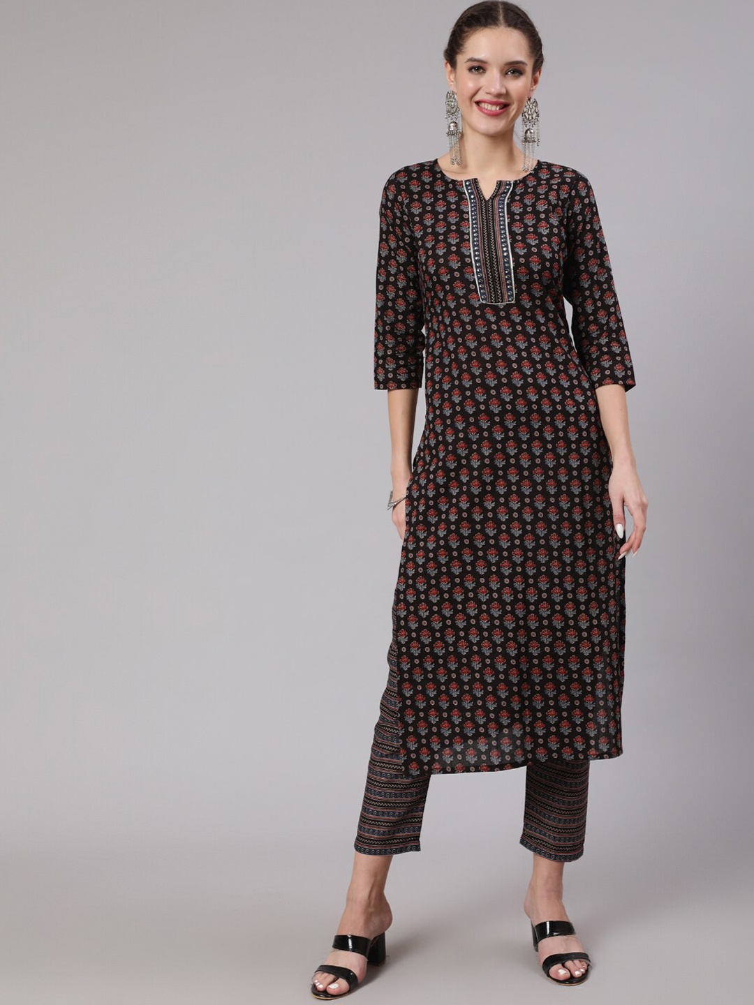 

Nayo Women Floral Printed Notch Neck Pure Cotton Kurta with Trousers, Black