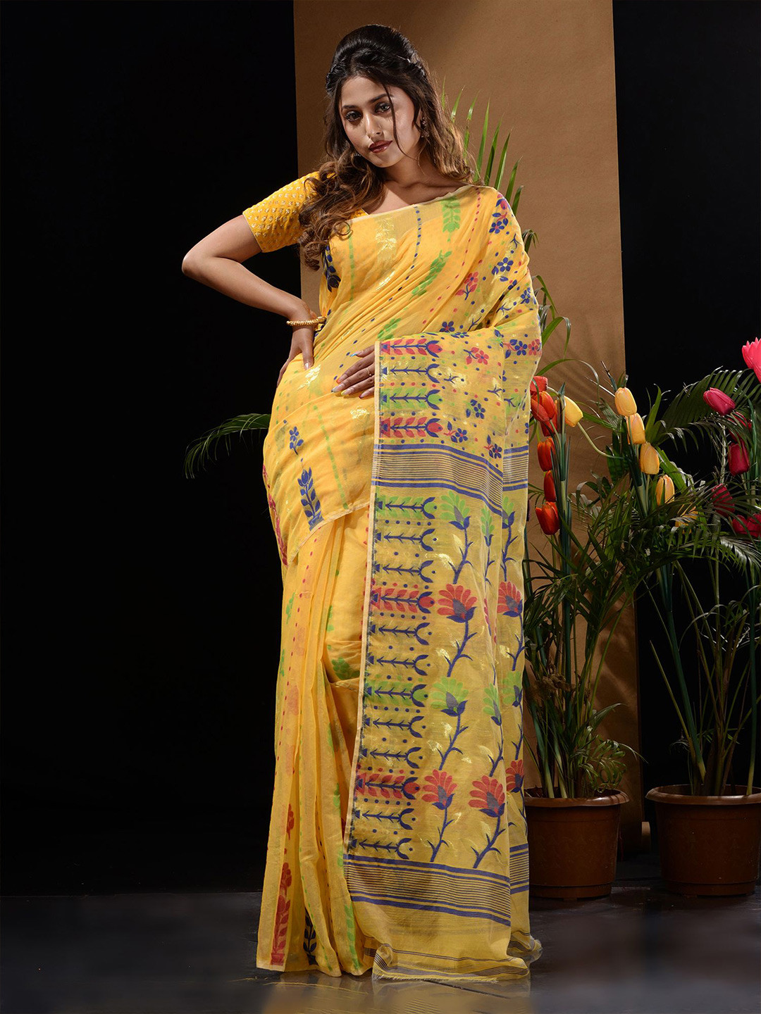 

Charukriti Woven Design Silk Cotton Jamdani Saree, Yellow