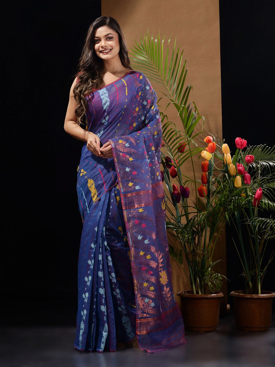 

Charukriti Navy Woven Design Silk Cotton Jamdani Saree, Navy blue