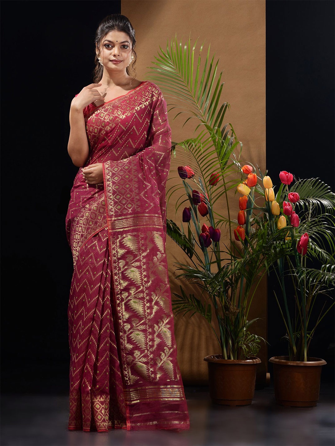 

Charukriti Zari Silk Cotton Jamdani Saree, Magenta
