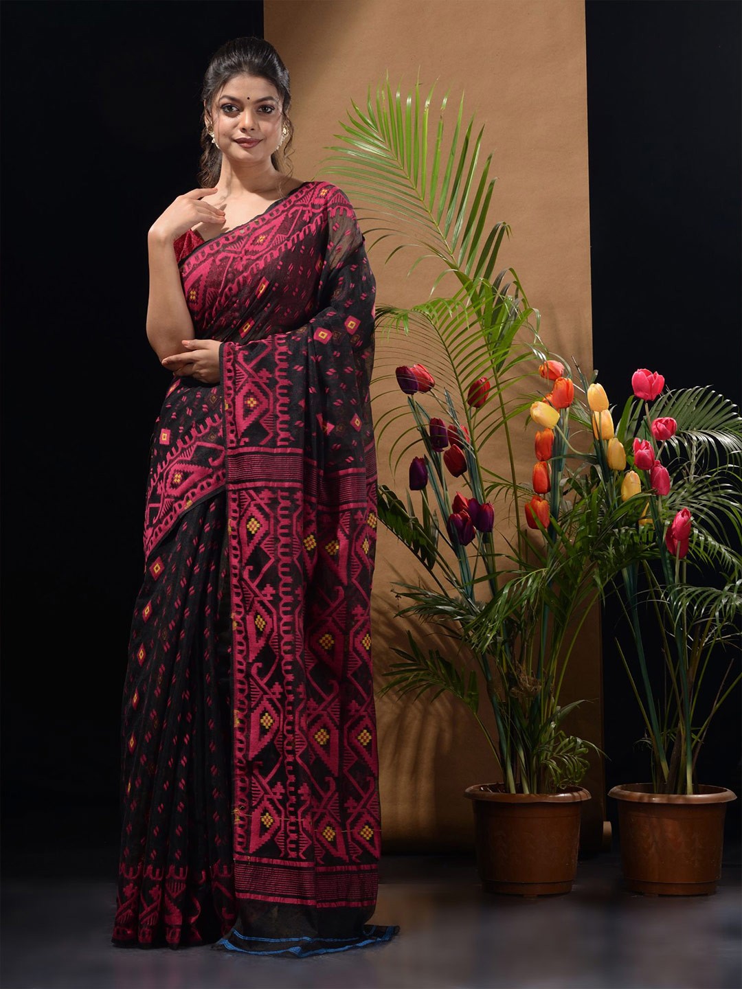 

Charukriti Ethnic Motifs Silk Cotton Jamdani Saree, Black