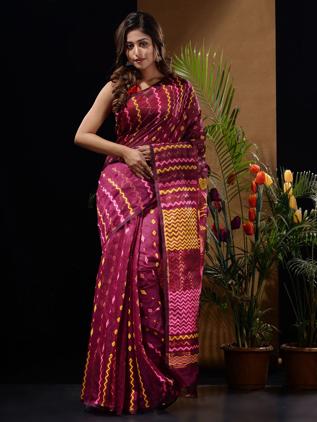

Charukriti Silk Cotton Jamdani Saree, Magenta