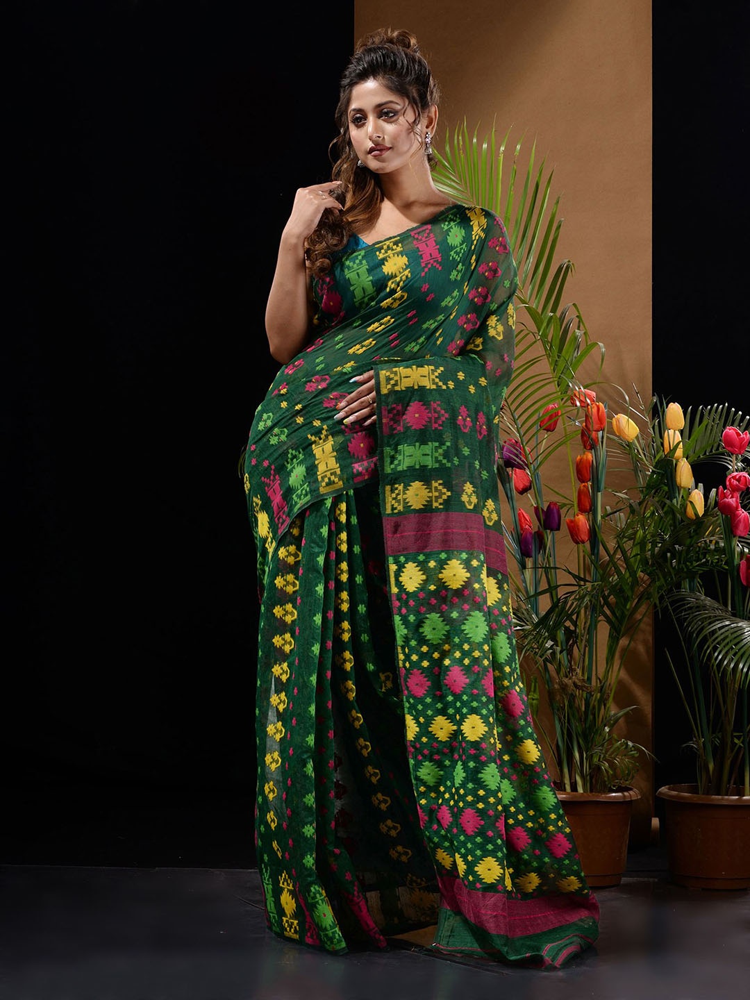 

Charukriti Woven Design Silk Cotton Jamdani Saree, Green