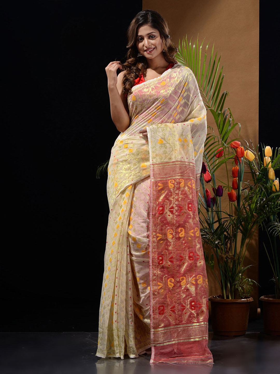 

Charukriti Woven Design Silk Cotton Jamdani Saree, White