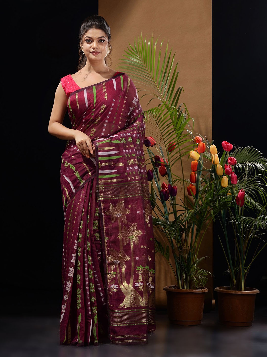 

Charukriti Ethnic Motifs Silk Cotton Jamdani Saree, Magenta