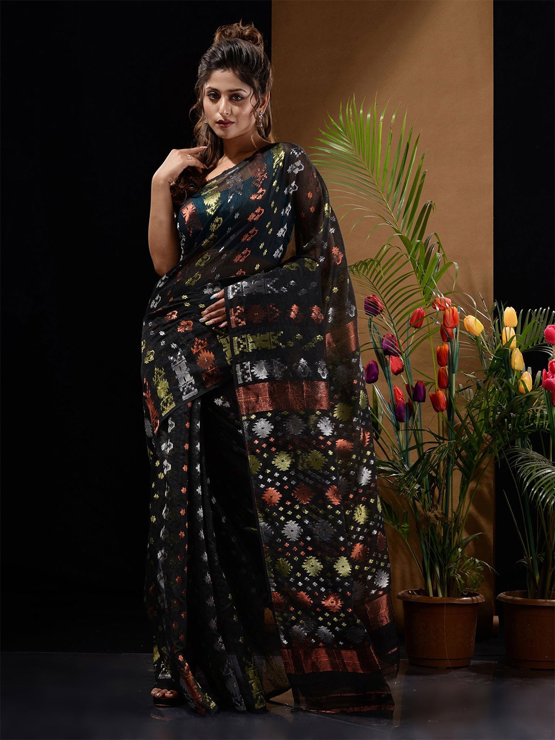 

Charukriti Woven Design Zari Jamdani Saree, Black