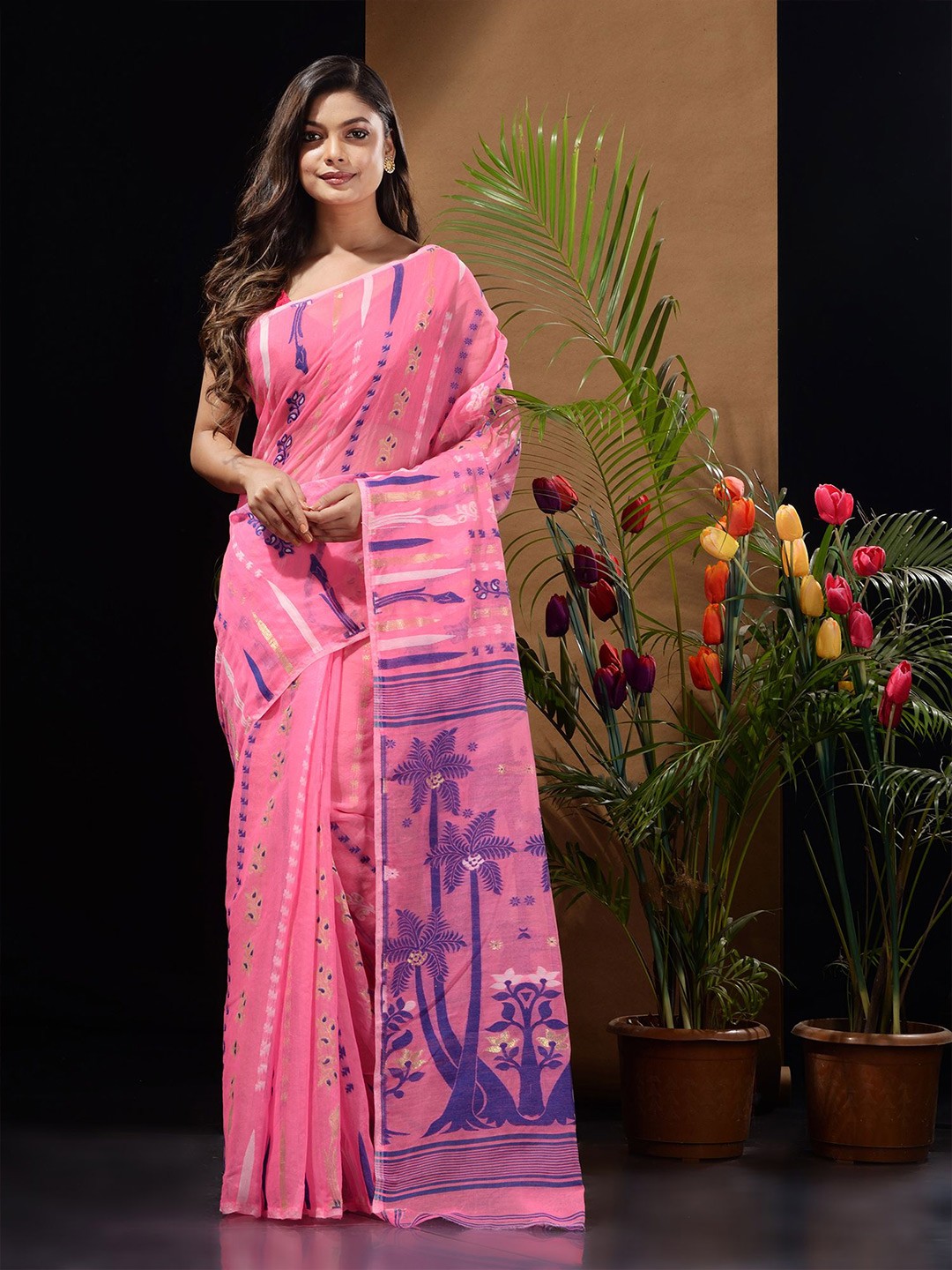 

Charukriti Woven Design Jamdani Saree, Pink