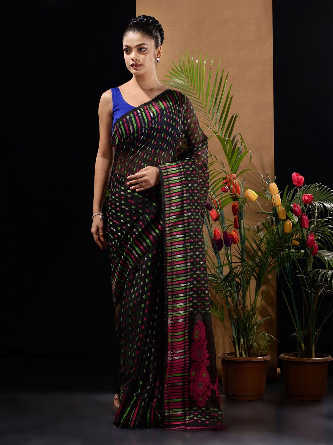 

Charukriti Woven Design Silk Cotton Jamdani Saree, Black