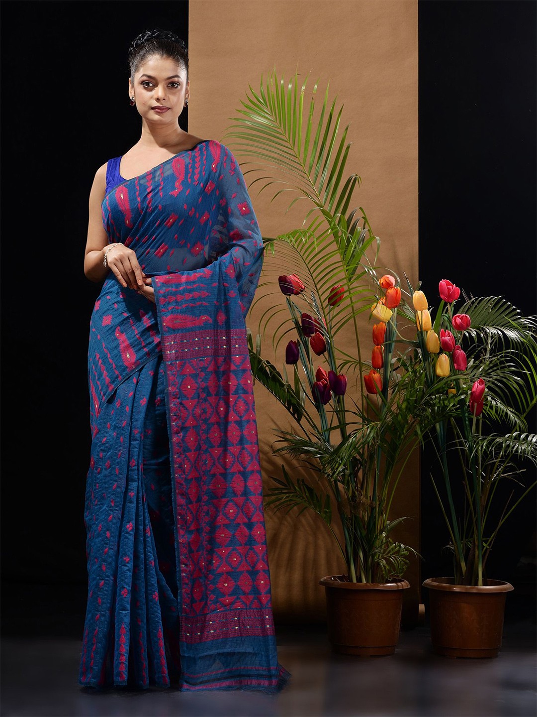 

Charukriti Woven Design Silk Cotton Jamdani Saree, Blue