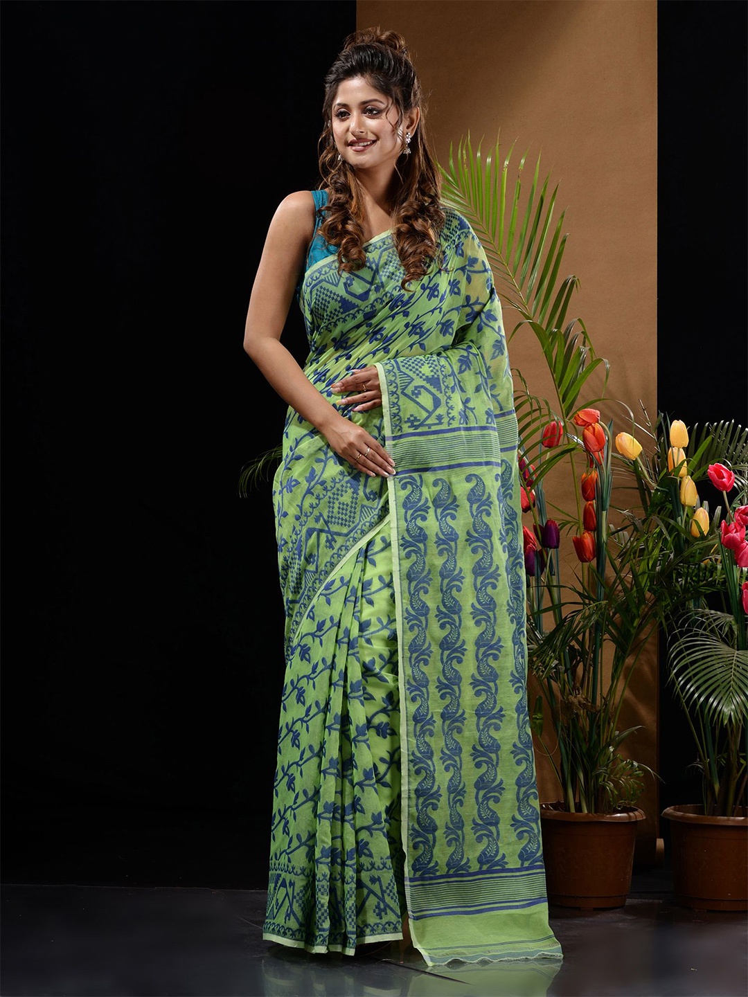 

Charukriti Woven Design Silk Cotton Jamdani Saree, Green