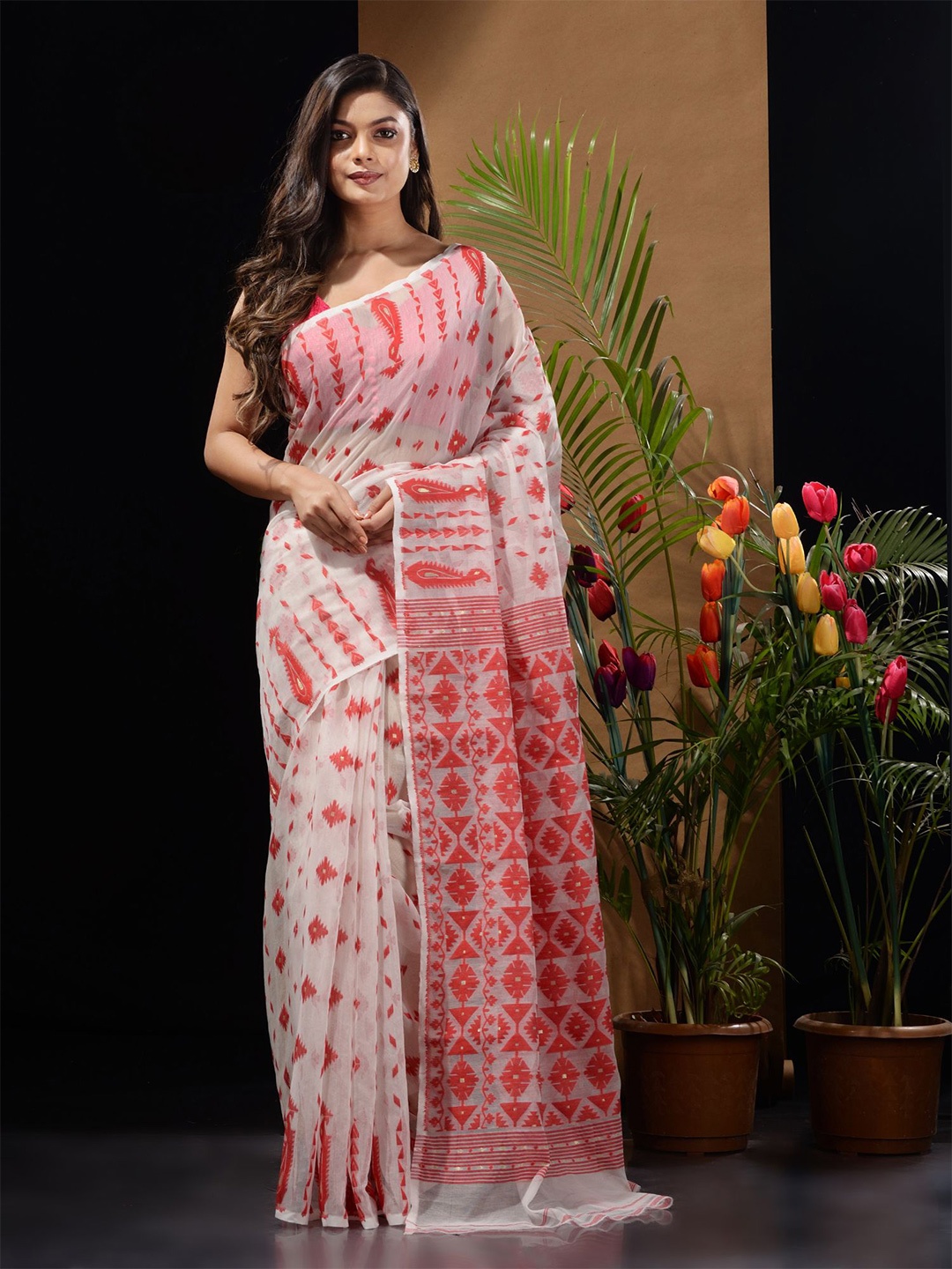 

Charukriti Silk Cotton Jamdani Saree, White
