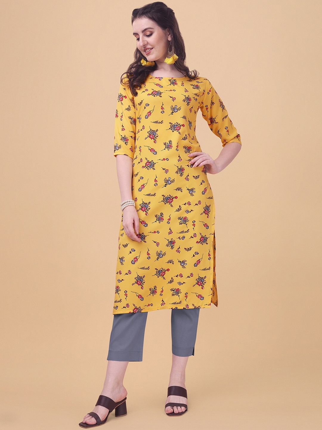 

Yashika Floral Printed Crepe Kurta, Yellow