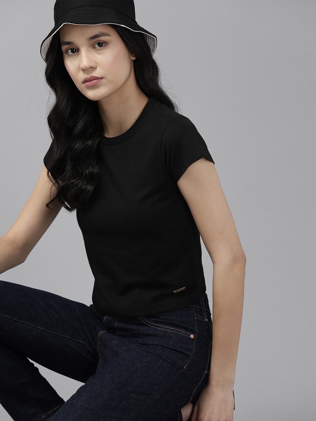 

Roadster Women Slim Fit T-shirt, Black