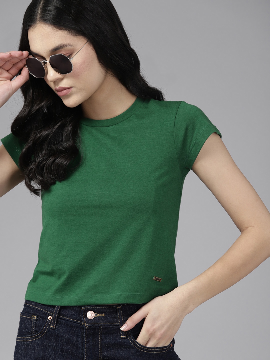 

Roadster Women Slim Fit T-shirt, Green