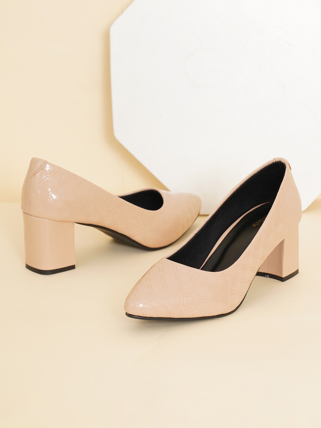 

HEELSNFEELS Kitten Peep Toes, Beige