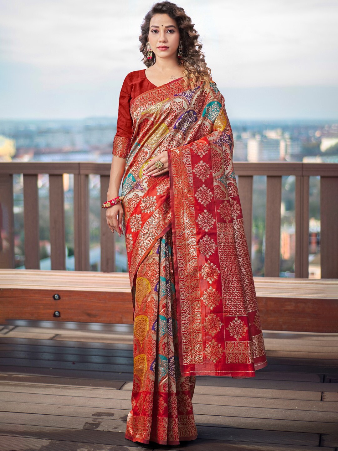 

BESUCHER Ethnic Motifs Zari Silk Blend Kanjeevaram Saree, Red
