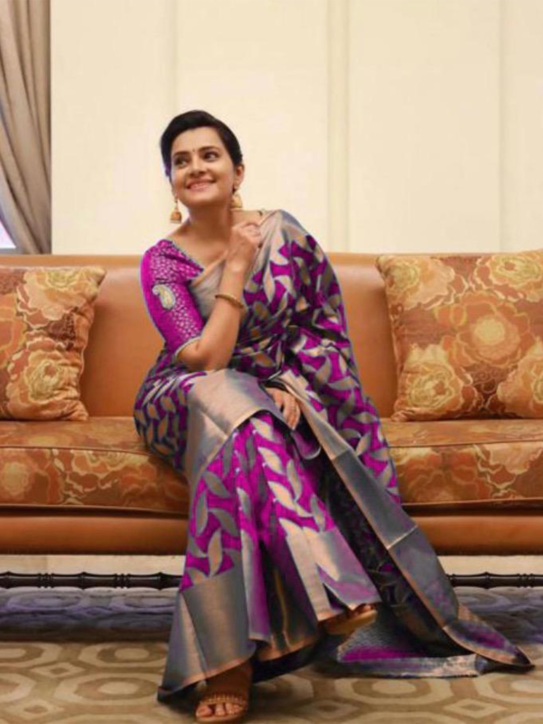 

BESUCHER Woven Design Zari Art Silk Kanjeevaram Saree, Pink