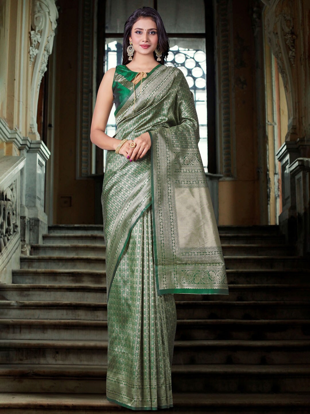 

BESUCHER Ethnic Motifs Zari Silk Blend Fusion Kanjeevaram Saree, Green