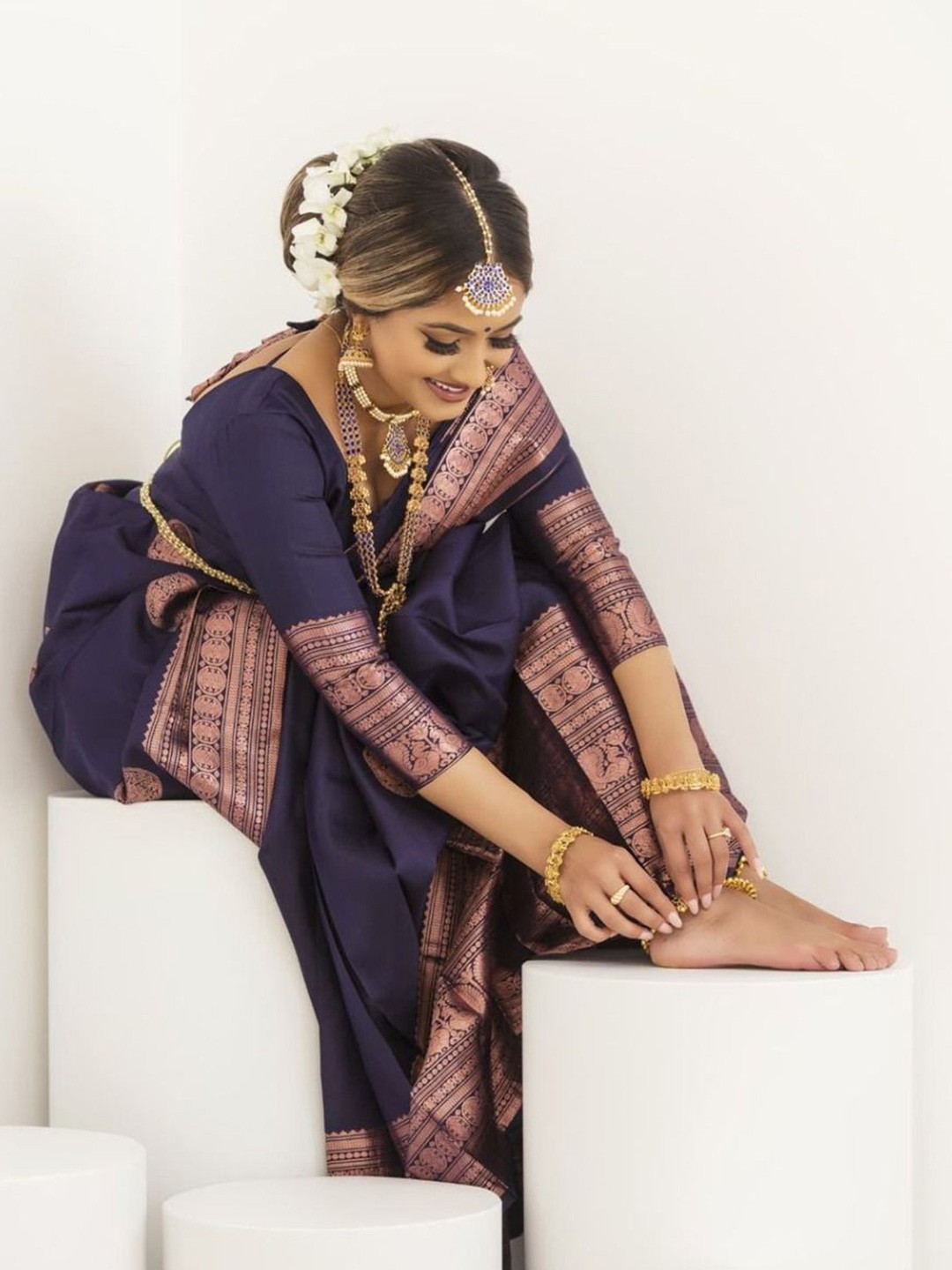 

BESUCHER Ethnic Motifs Zari Art Silk Fusion Kanjeevaram Saree, Navy blue