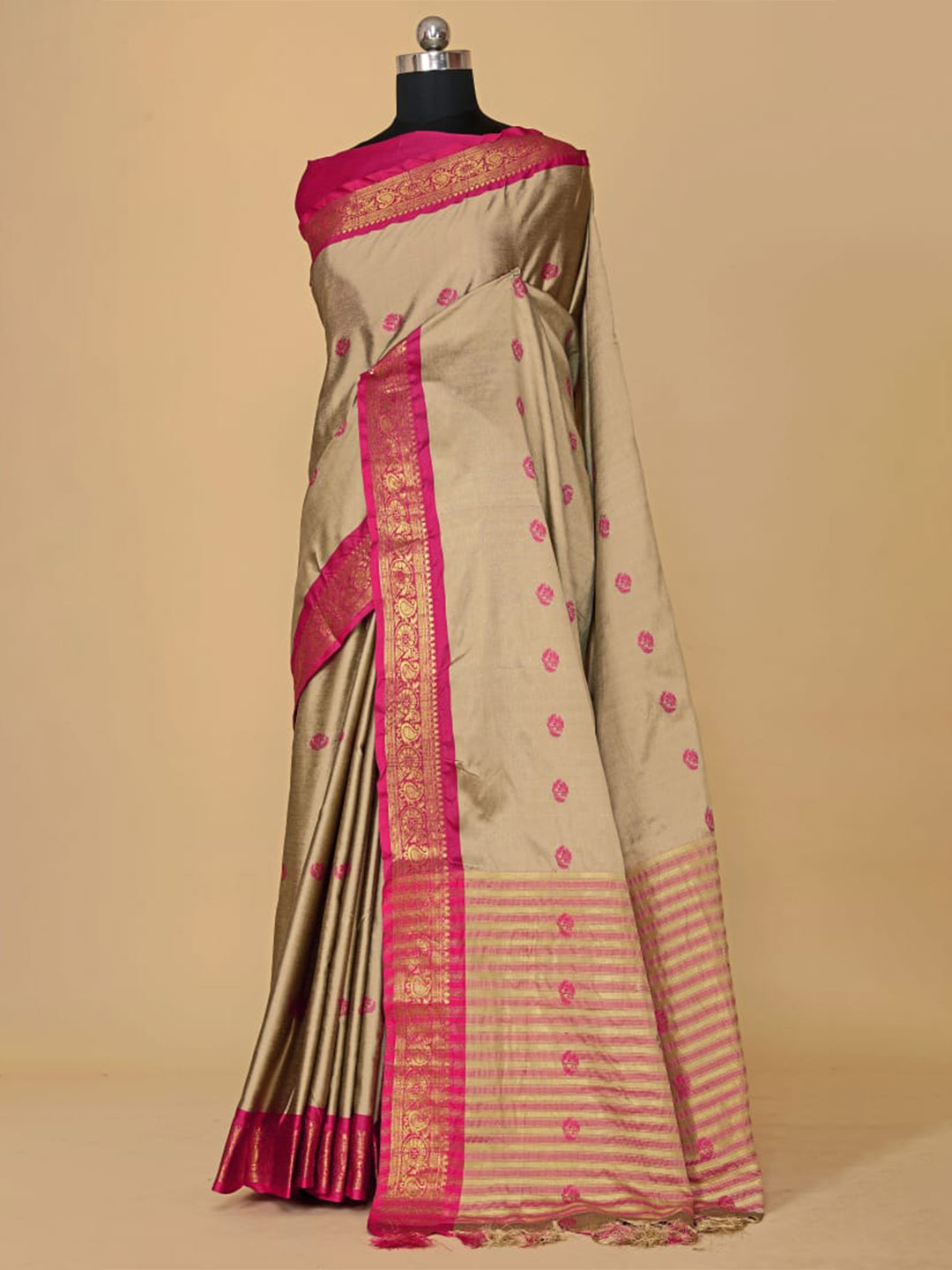 

BESUCHER Woven Design Zari Silk Cotton Fusion Kanjeevaram Saree, Cream