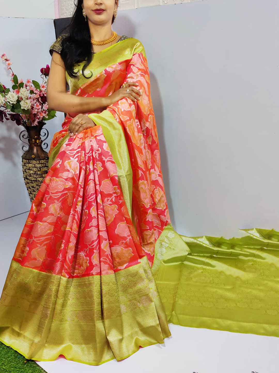 

BESUCHER Woven Design Zari Art Silk Fusion Kanjeevaram Saree, Red