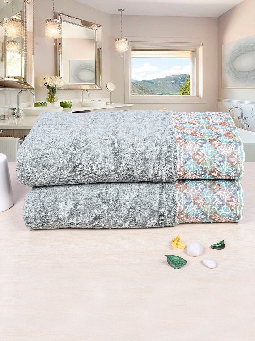 

RANGOLI Set Of 2 Green 550 GSM Lace Pure Cotton Bath Towels