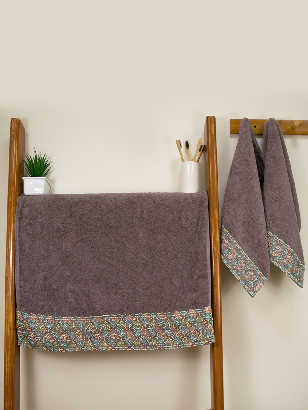 

RANGOLI 3 pcs Pure Cotton Lace Towel set, Cream