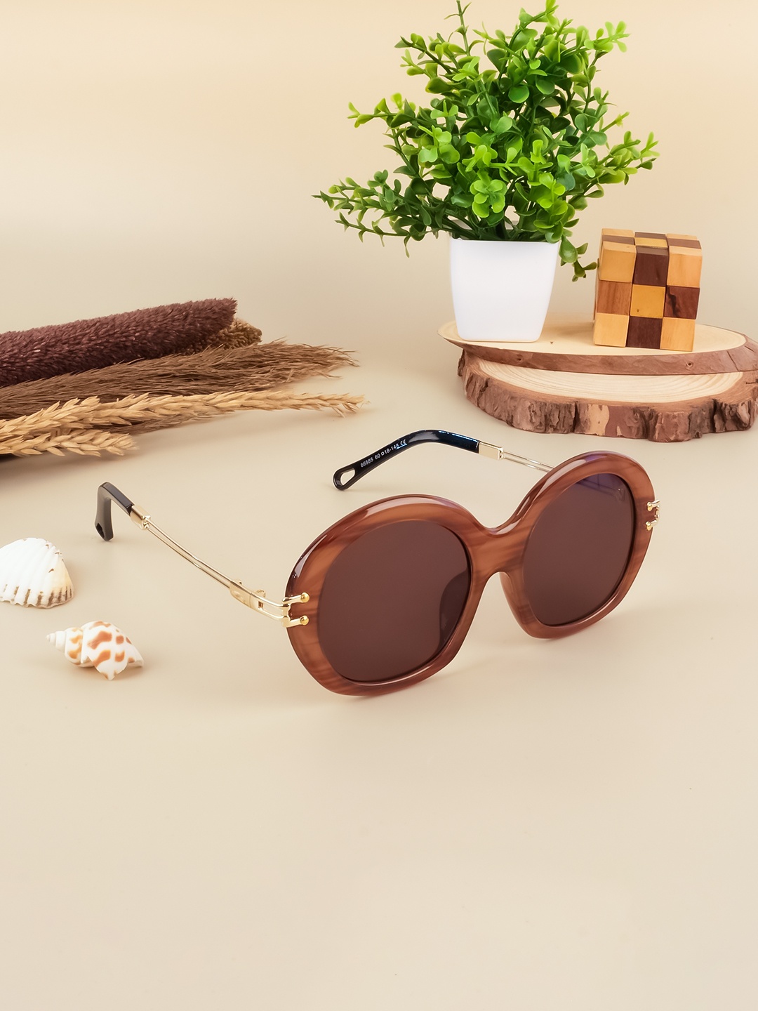 

Voyage Women Oversized Sunglasses with UV Protected Lens, Gold