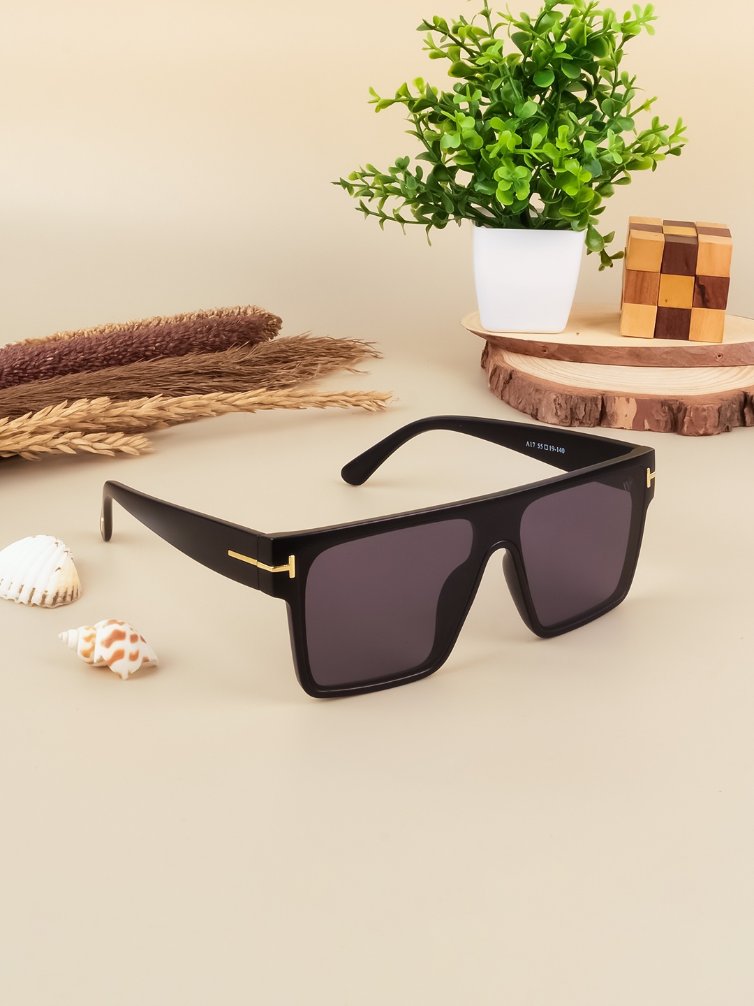 

Voyage Wayfarer Sunglasses with UV Protected Lens A17MG3935, Black