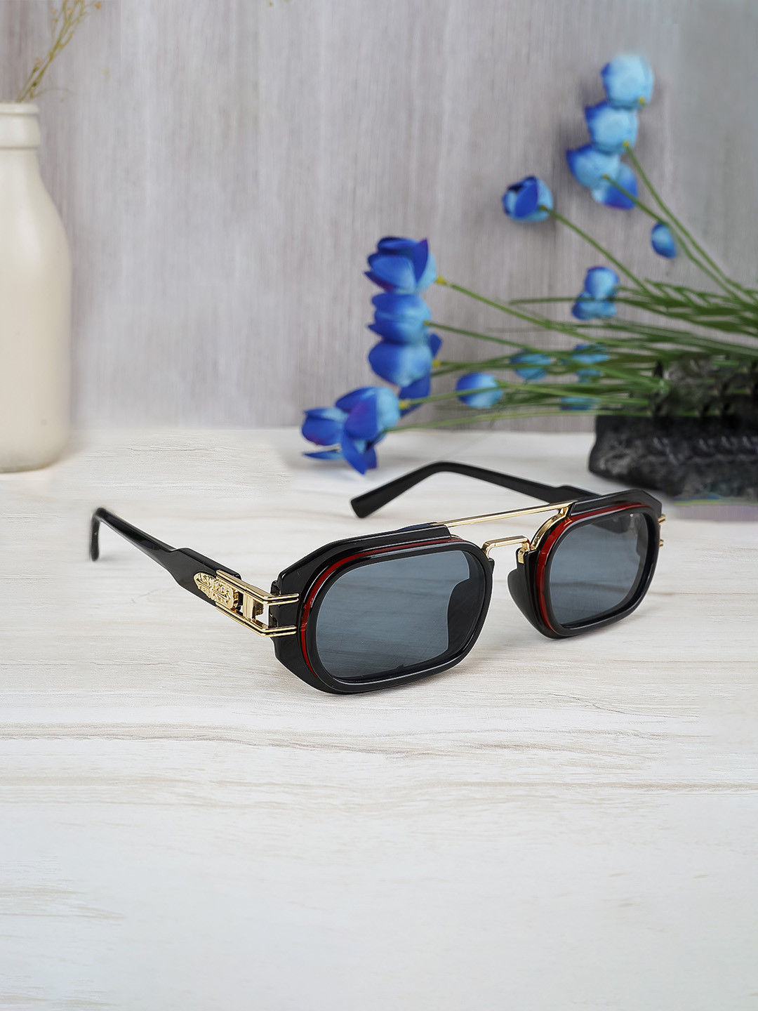

Voyage Oval Sunglasses with UV Protected Lens 7255MG3946, Black