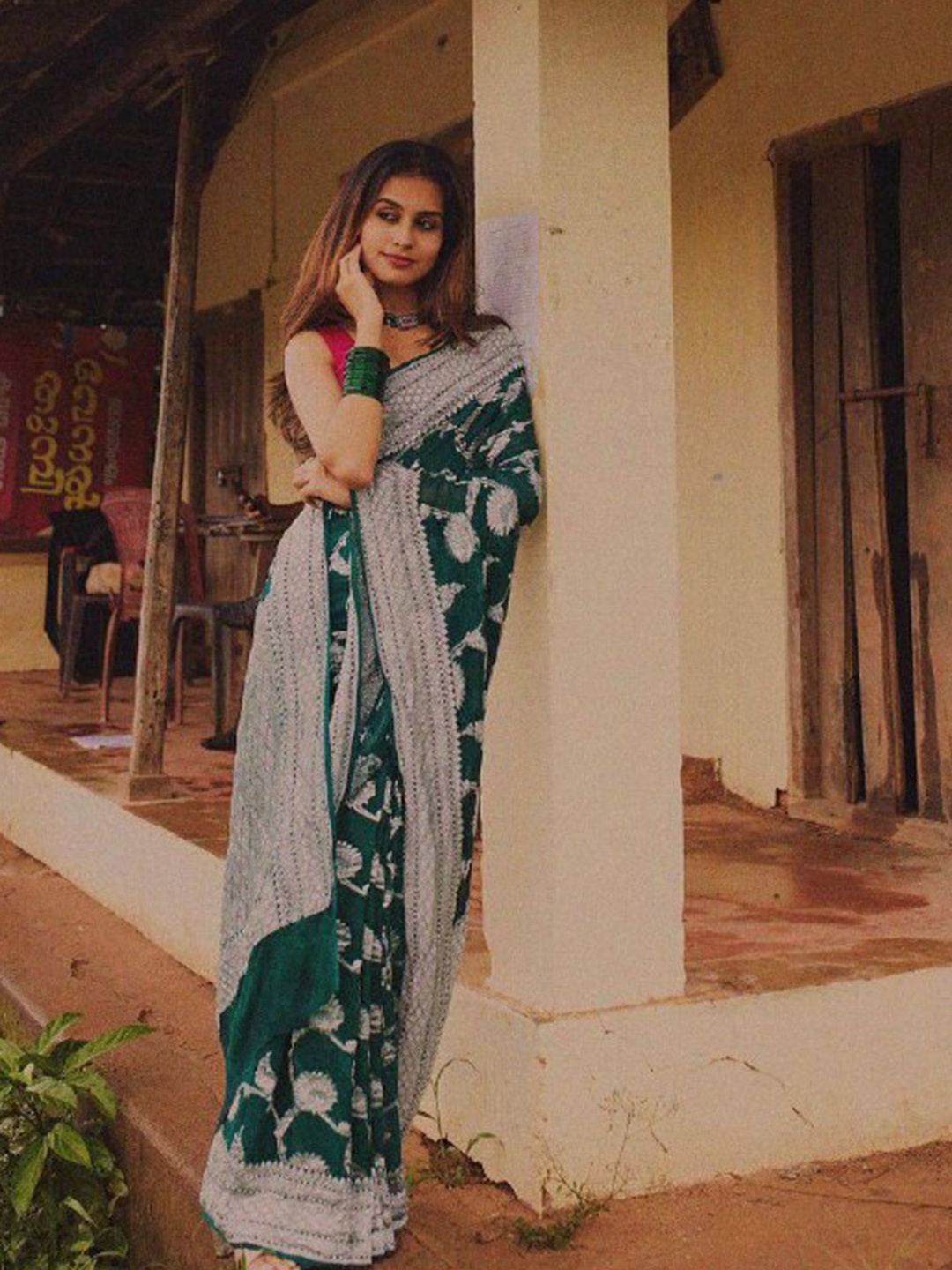 

TIEXA Ethnic Motifs Zari Pure Silk Banarasi Saree, Green