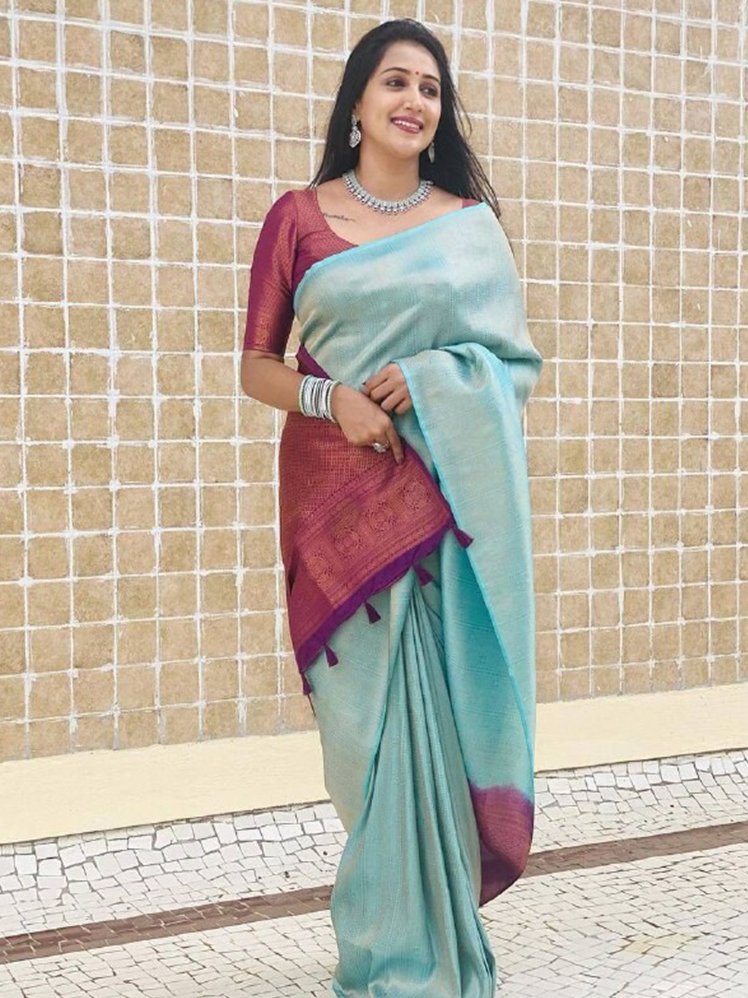 

TIEXA Woven Design Zari Pure Silk Banarasi Saree, Turquoise blue
