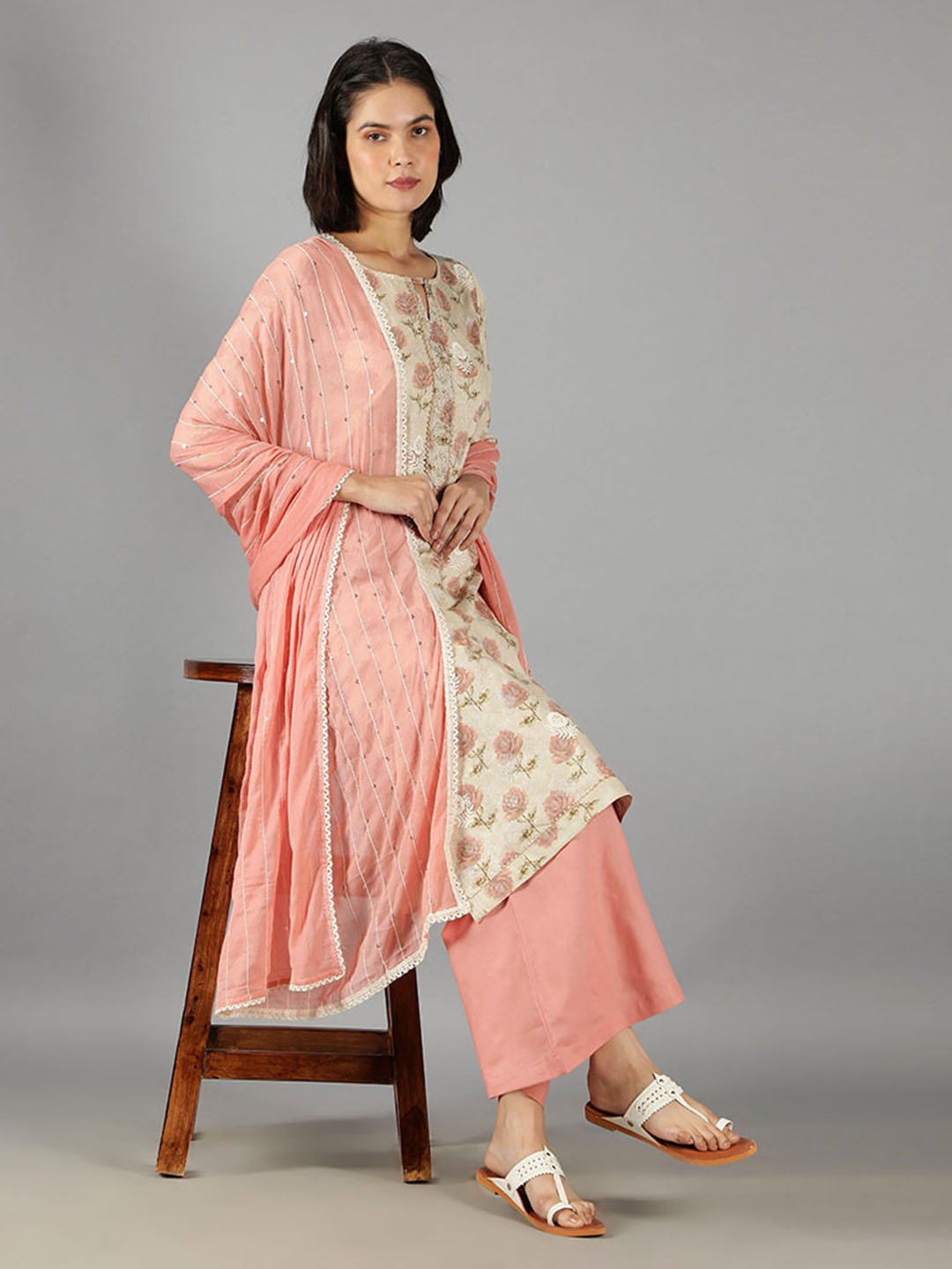 

BARARA ETHNIC Floral Embroidered Pure Cotton Kurta with Palazzos & Dupatta, Pink