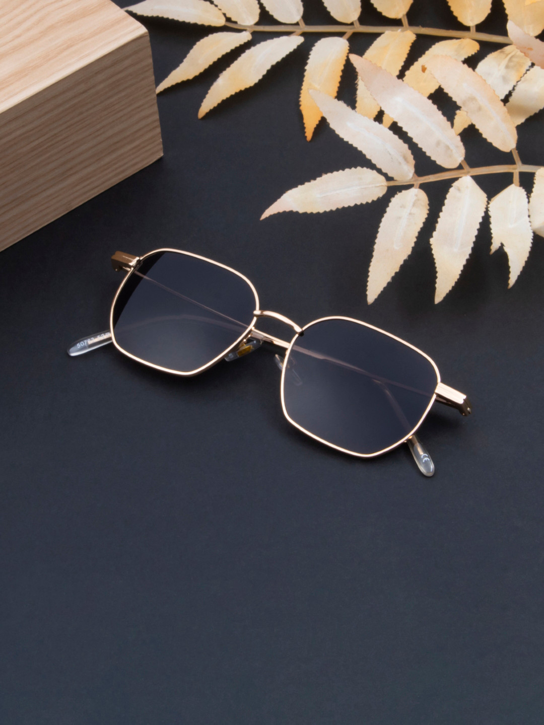 

Ted Smith Unisex Round Sunglasses with UV Protected Lens TSS-EDGEON_C1-Grey