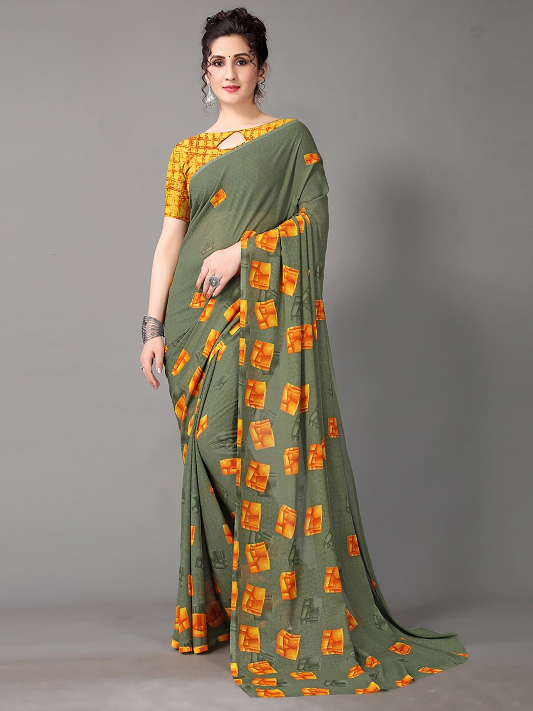 

HRITIKA Geometric Printed Saree, Olive