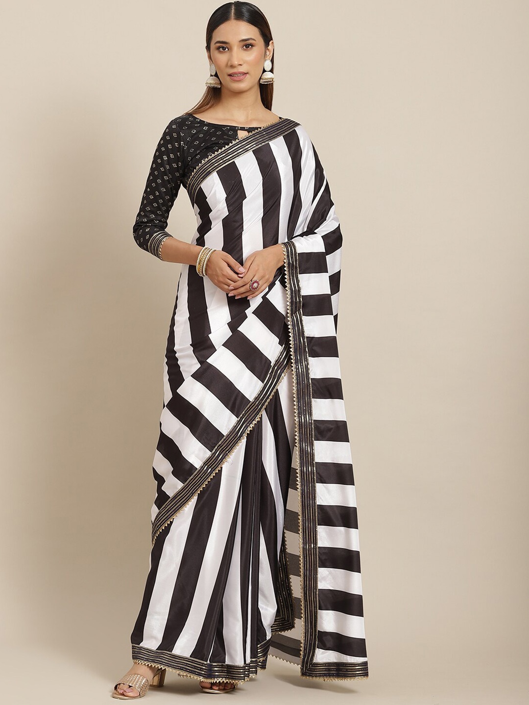 

GAJARAI Printed Striped Saree, Black