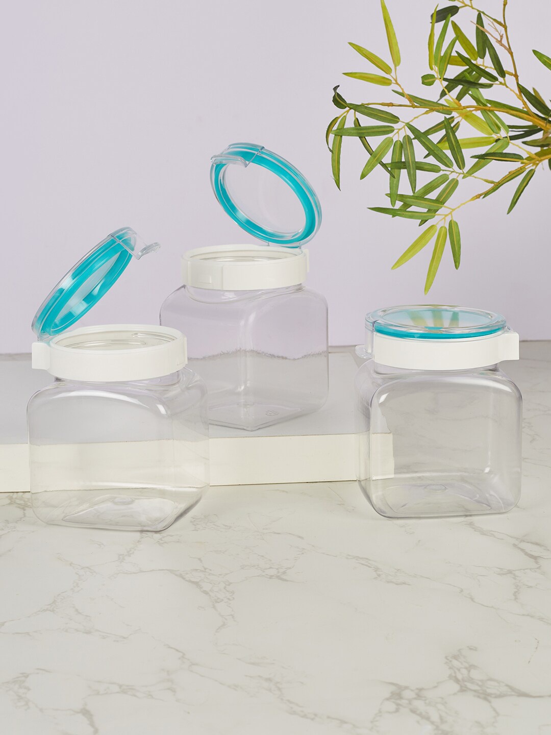 

HomeTown Flexo Set Of 3 Transparent BPA Free Easy Lock Square Food Containers 900 Ml