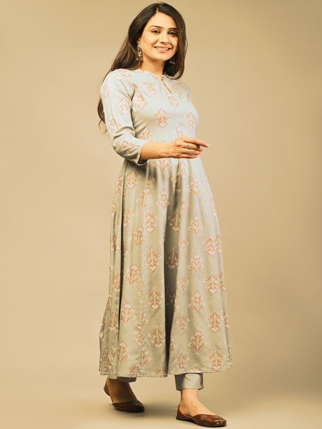 

Sangria Women Floral Printed Anarkali Kurta, Grey