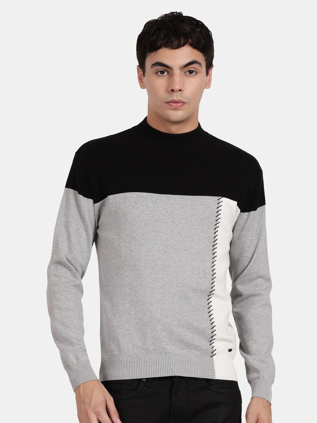 

t-base Men Colourblocked Pullover, Grey