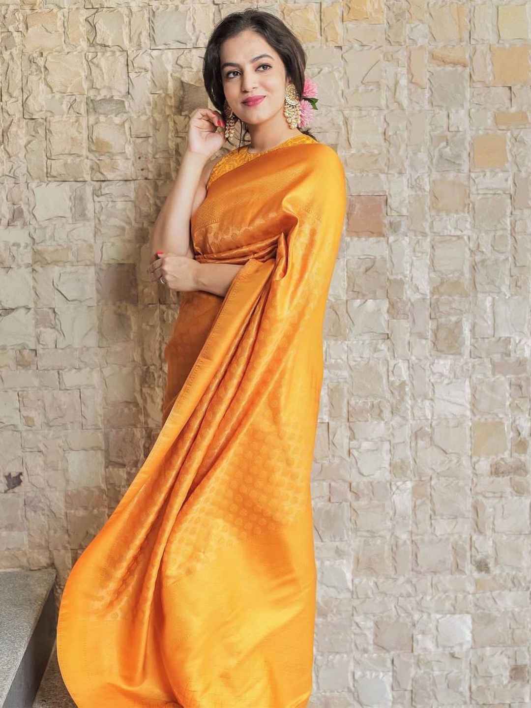 

TIEXA Woven Design Pure Silk Banarasi Saree, Mustard