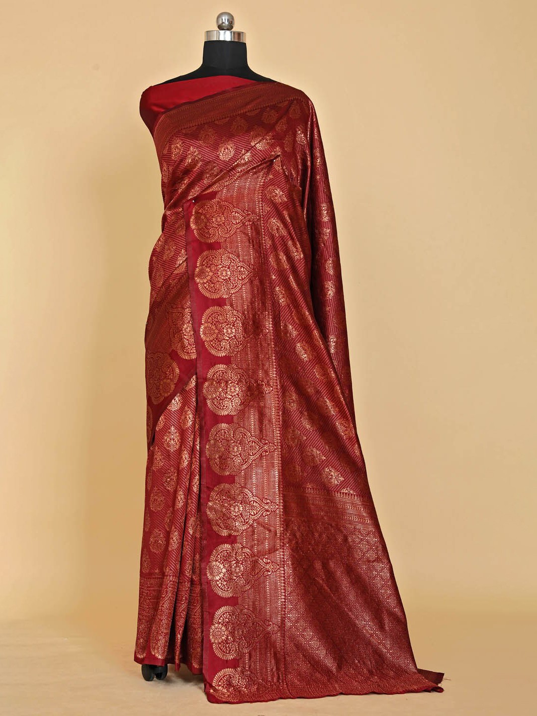 

BESUCHER Woven Design Zari Silk Blend Banarasi Saree, Maroon