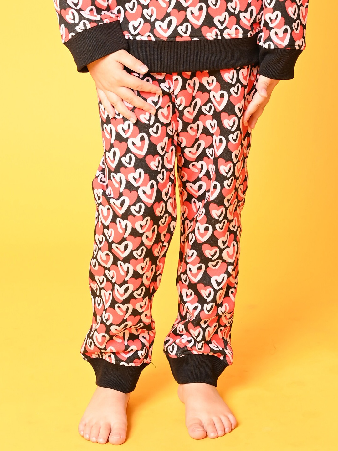 

Anthrilo Girls Heart Printed Fleece Relaxed-Fit Mid-Rise Jogger, Black