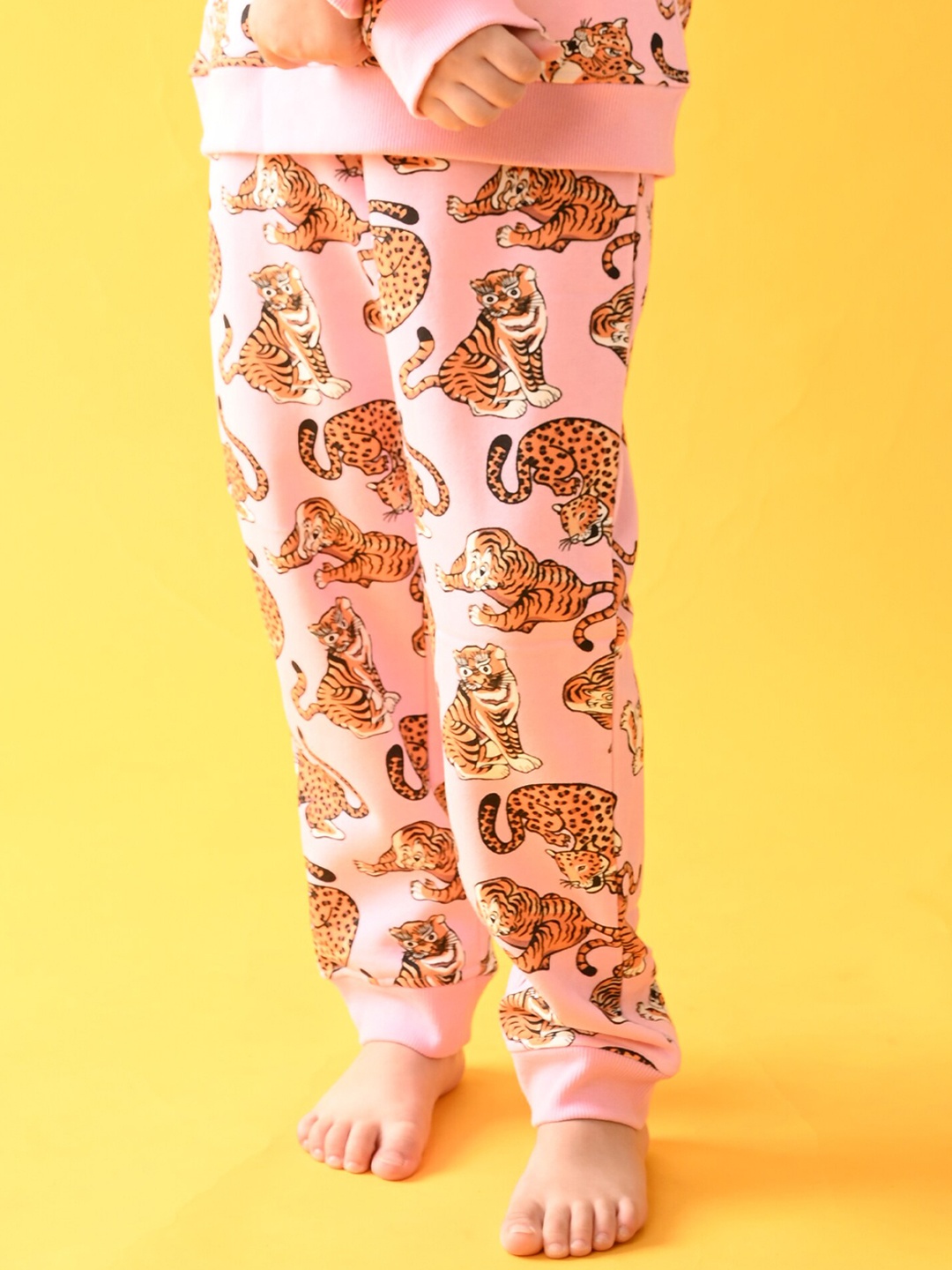 

Anthrilo Girls Animal Printed Fleece Joggers, Pink