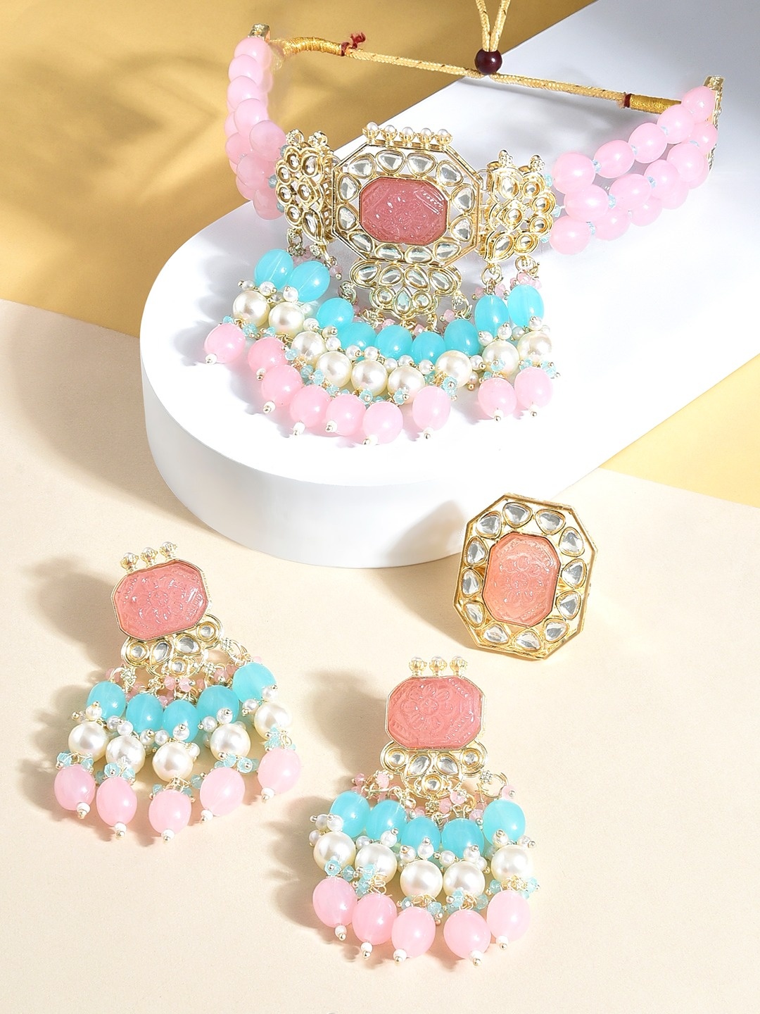 

Zaveri Pearls Gold-Plated Kundan Studded & Beaded Jewellery Set