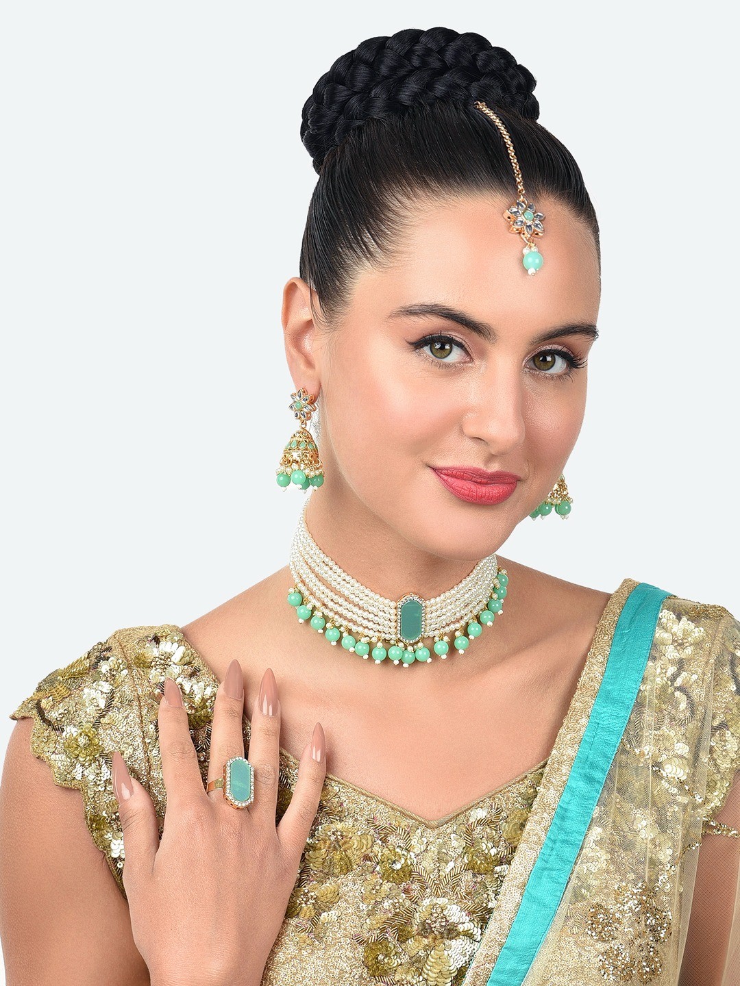 

Zaveri Pearls Gold-Plated Stone-Studded & Pearl Beaded Jewellery Set