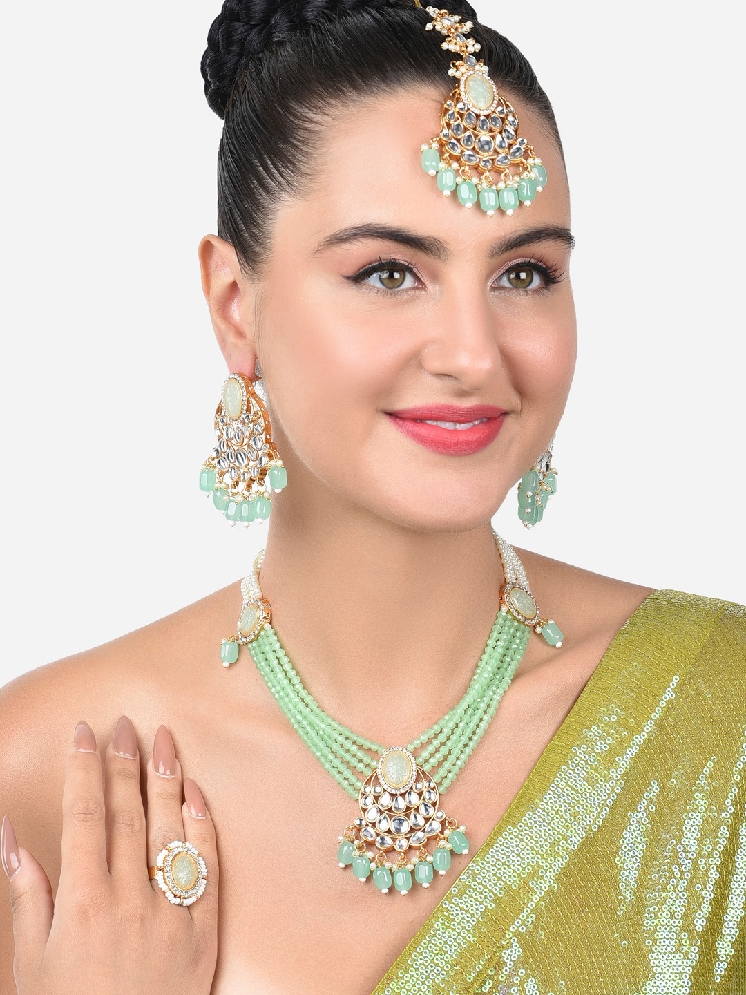 

Zaveri Pearls Gold-Plated Kundan-Studded & Pearl Beaded Jewellery Set