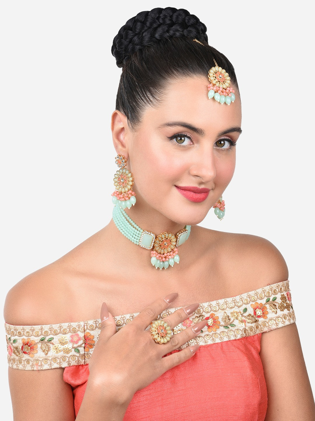 

Zaveri Pearls Gold-Plated Stone-Studded & Pearl Beaded Jewellery Set