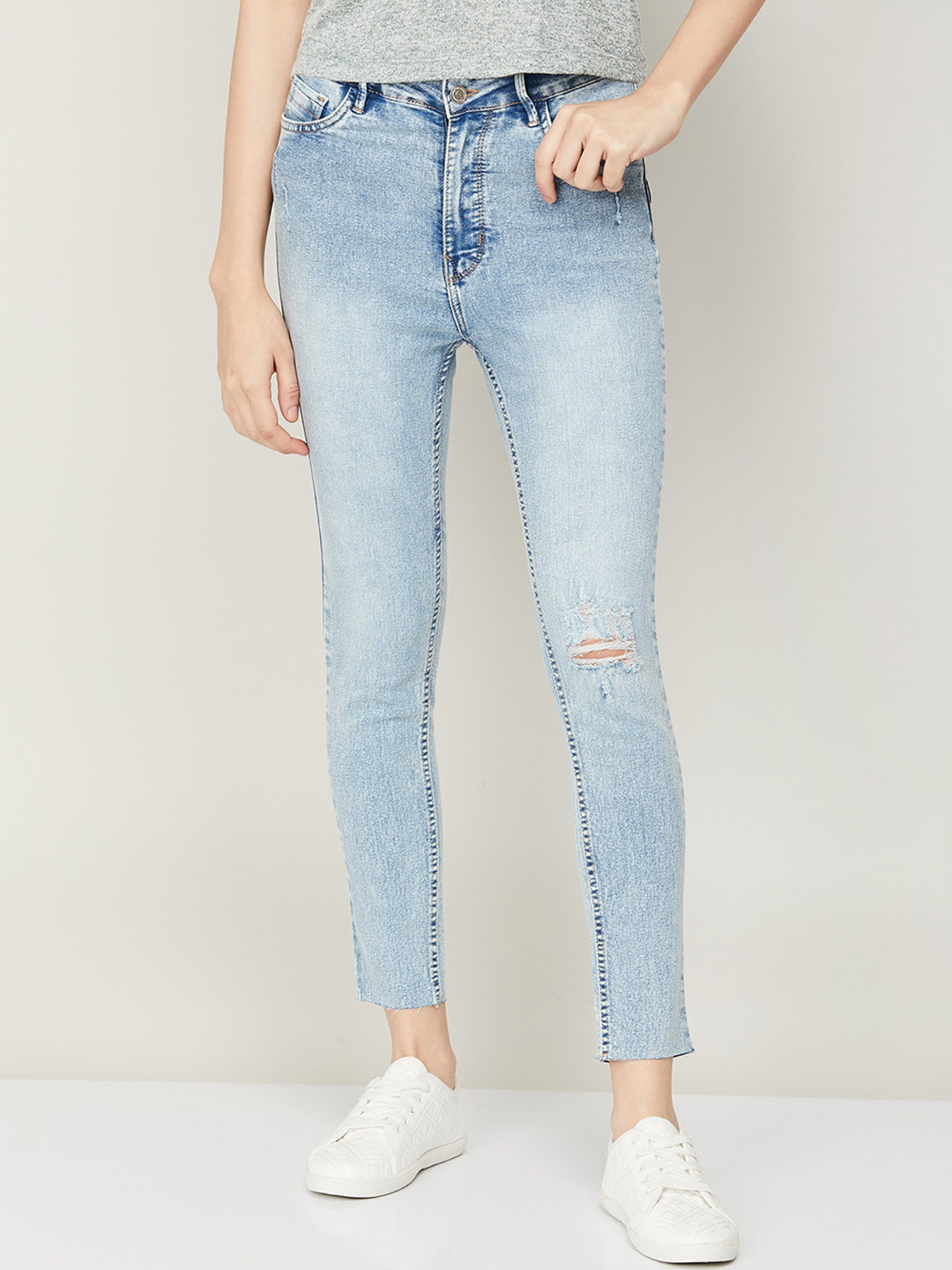 

Fame Forever by Lifestyle Women Skinny Fit Low Distress Heavy Fade Jeans, Blue